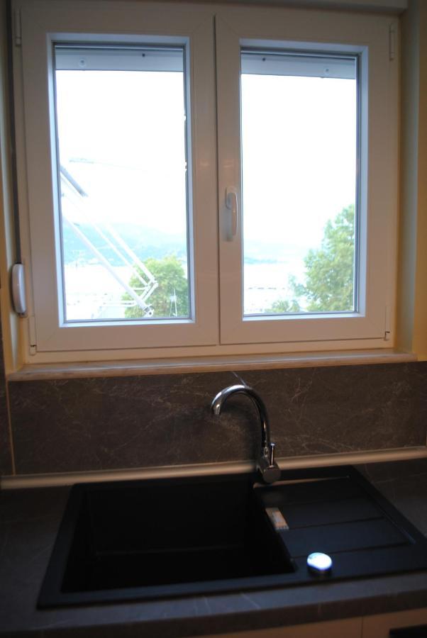 Sea Breeze Apartment Nea Iraklitsa ภายนอก รูปภาพ